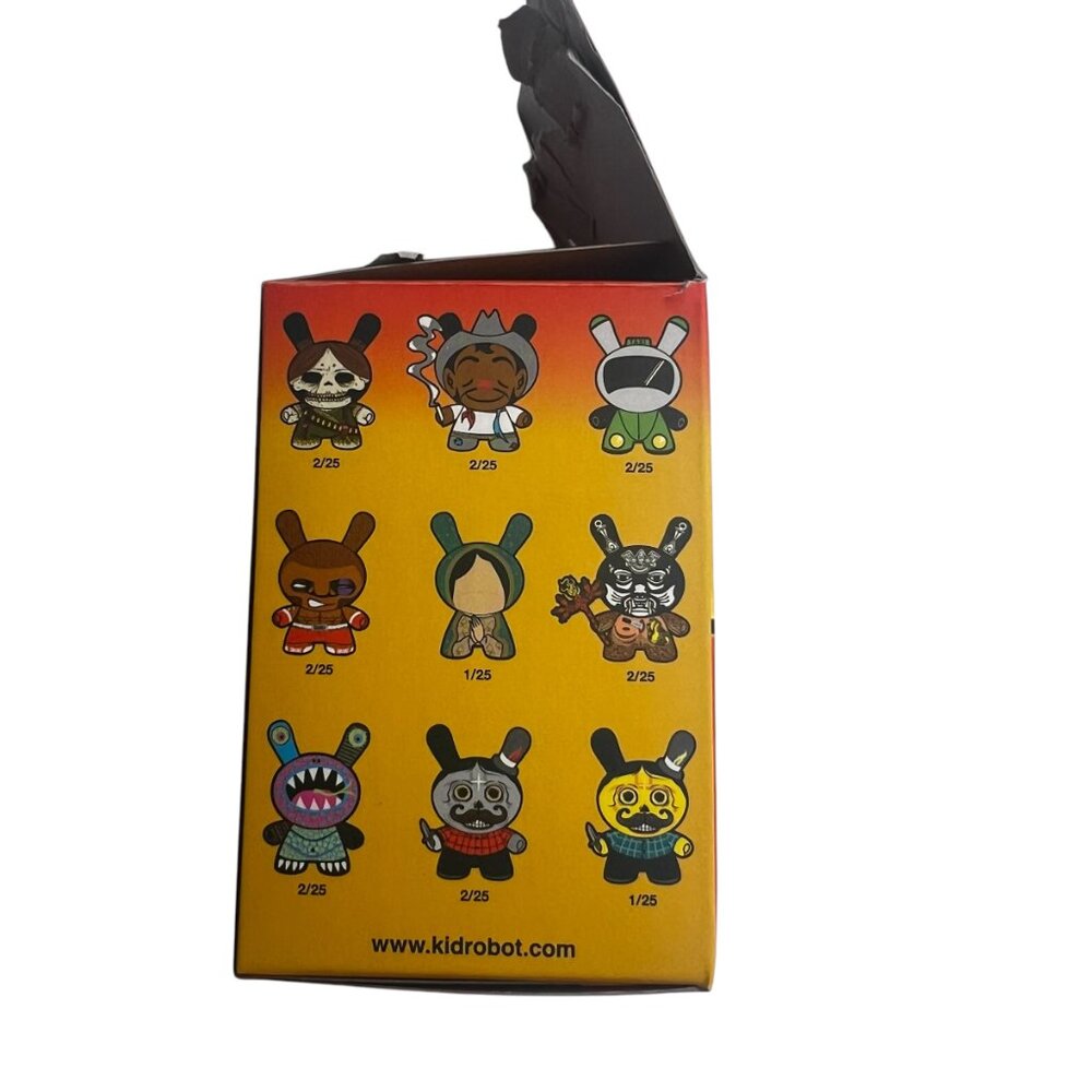 Kidrobot Gold Calendario Azteca Chase Dunny from Azteca II by The Beast Brothers - Picture 7 of 8
